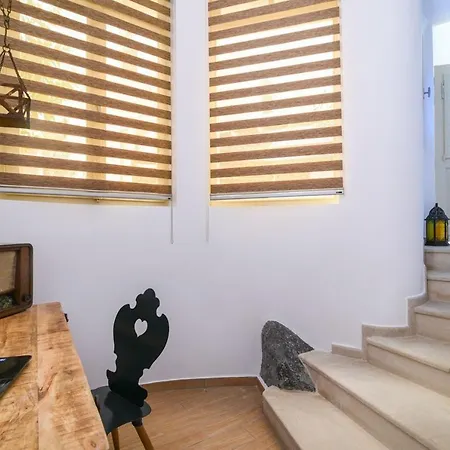 Elite Santorini 1 Bedroom Cycladic Character Private Jacuzzi *