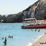 Elite Santorini 1 Bedroom Cycladic Character Private Jacuzzi فيلة