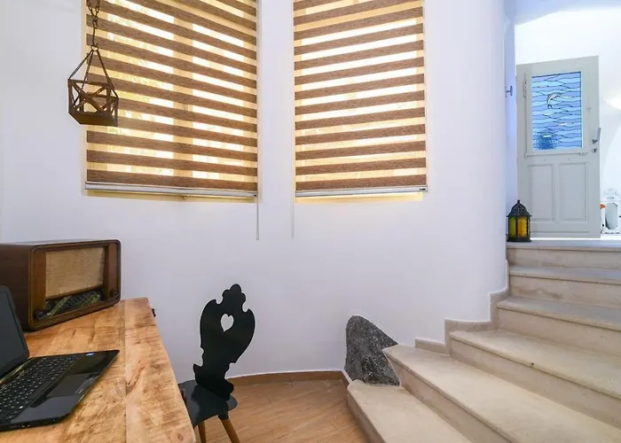 Elite Santorini 1 Bedroom Cycladic Character Private Jacuzzi *