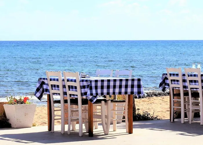 Вилла Elite Santorini 1 Bedroom Cycladic Character Private Jacuzzi *