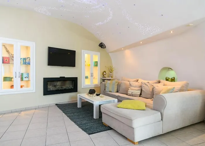 Elite Santorini 1 Bedroom Cycladic Character Private Jacuzzi * Тира