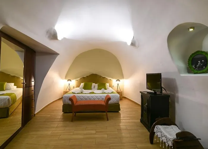 Elite Santorini 1 Bedroom Cycladic Character Private Jacuzzi Вилла